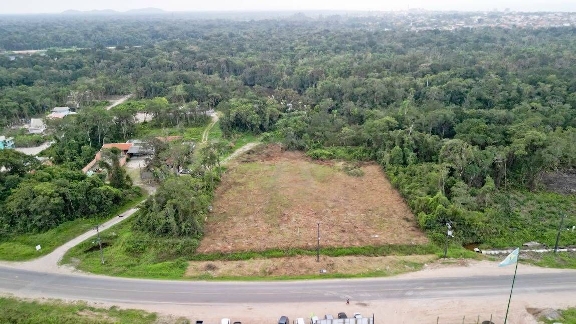 Área, 8.445m², barra sai