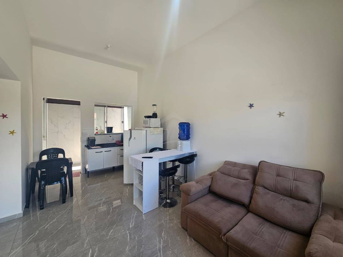 Casa a 500 metros da praia, 2 quartos, bal cambiju