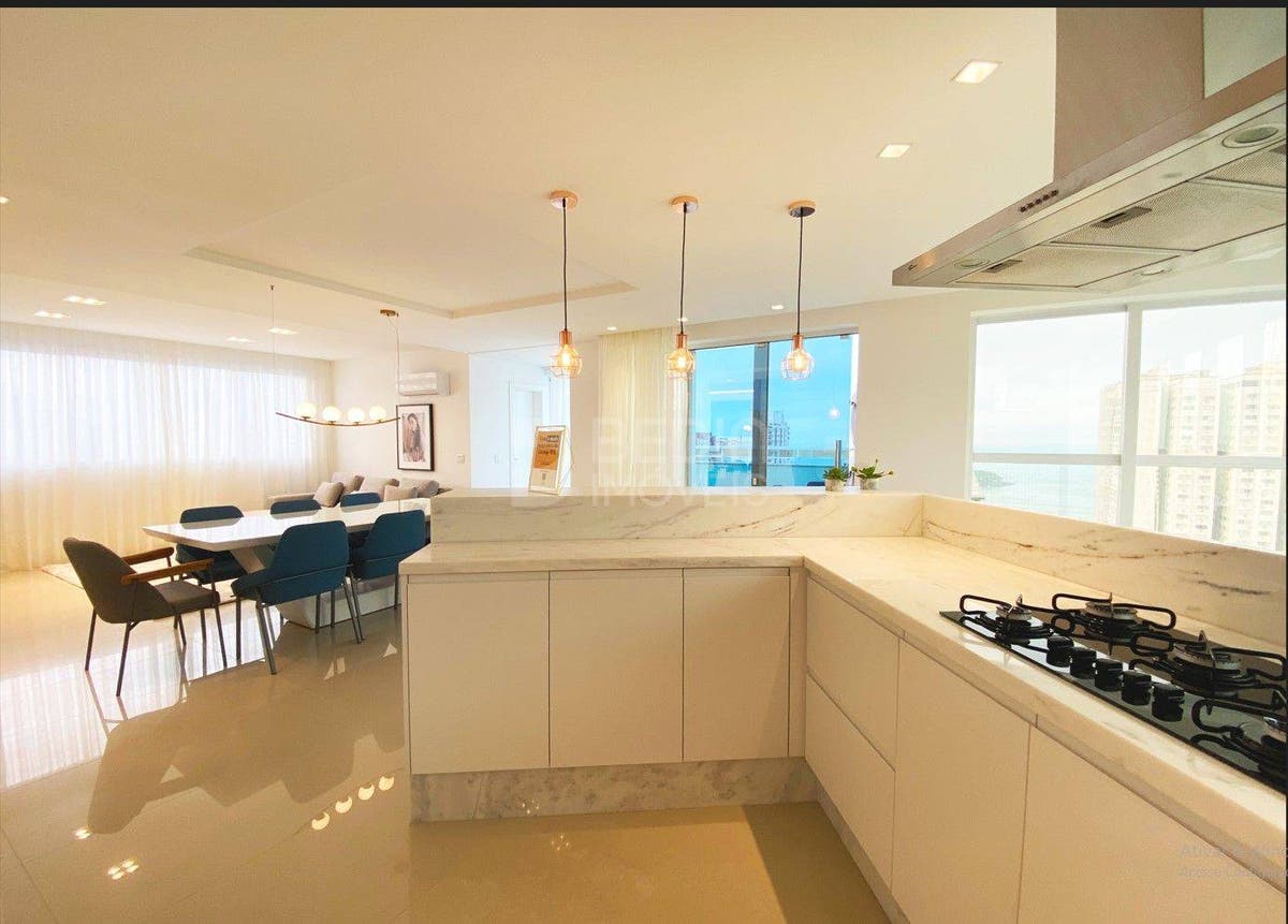 Cobertura de 4 quartos, 240m² no bairro Centro, em Balneário Camboriú | Eu Corretor