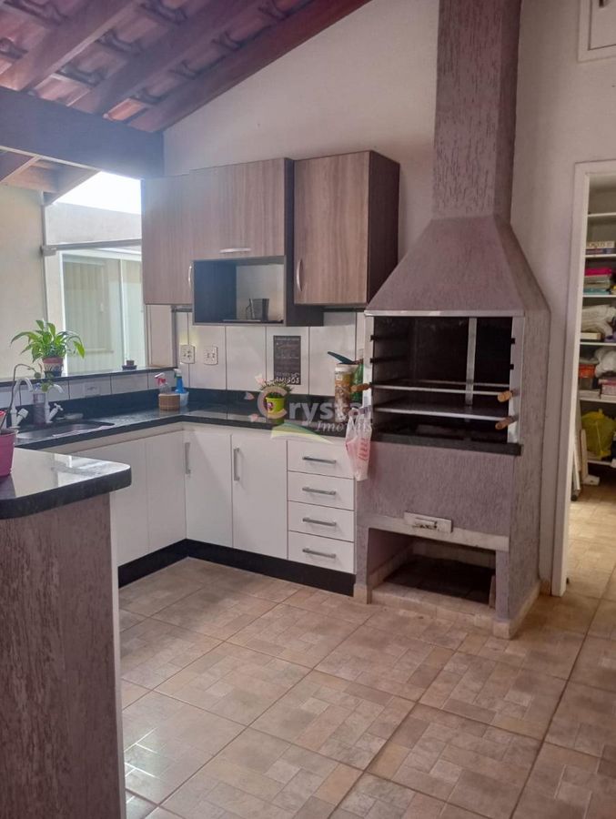 Casa em Jardim Presidencial - Avaré. Foto 5