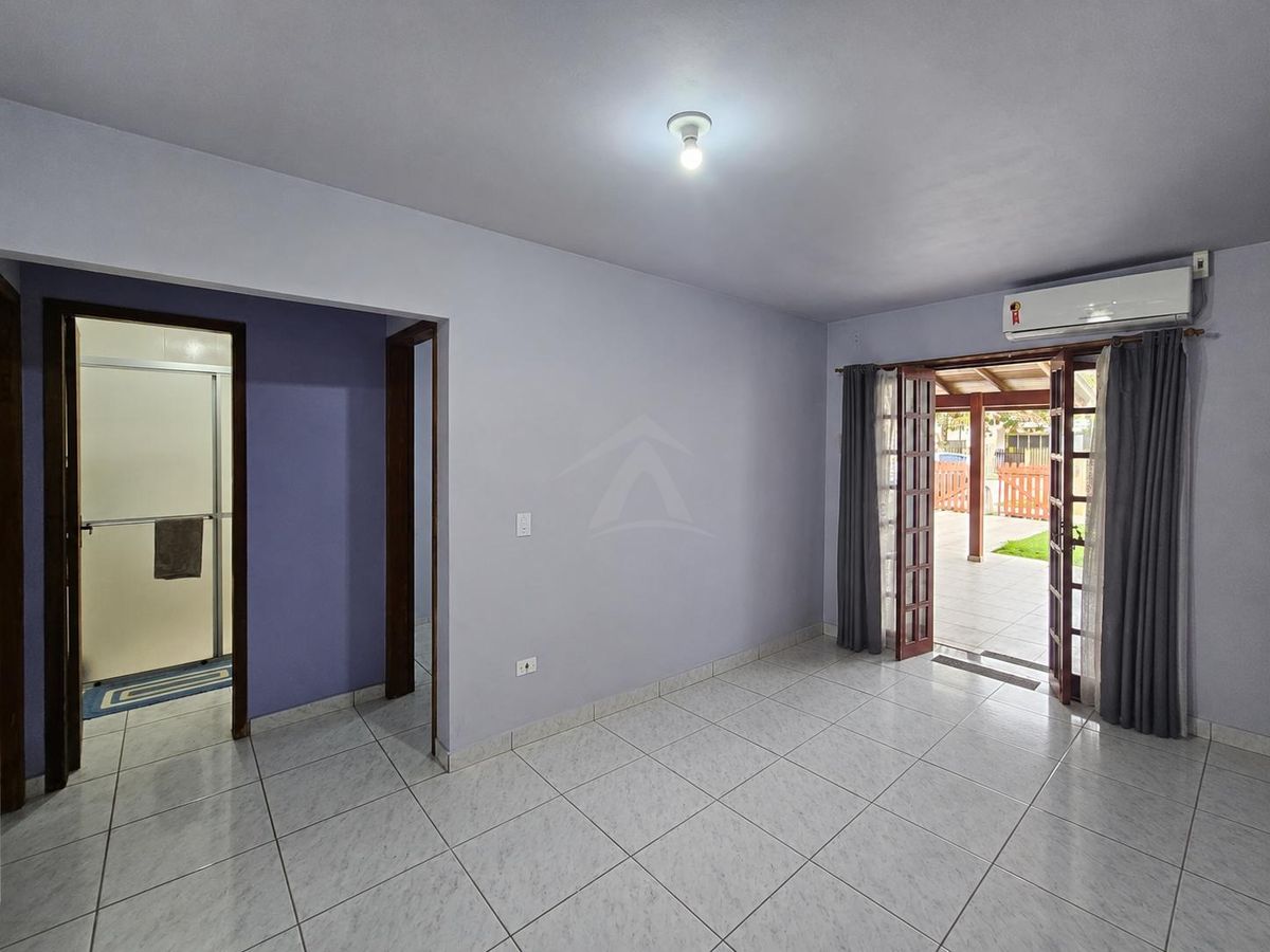 Casa a 200 metros da praia, 2 quartos sendo 1 suíte, bal brasília