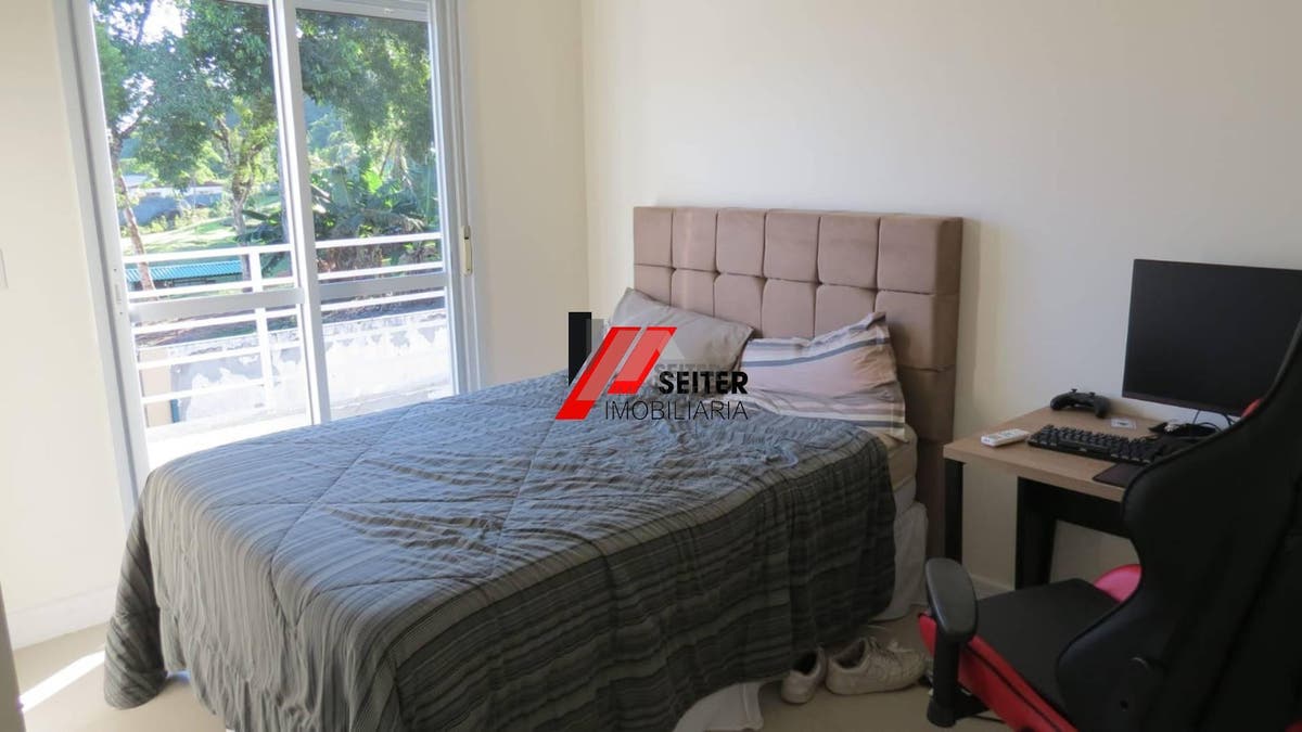 Casa com 3 quartos a venda no bairro Sambaqui em Florianópolis