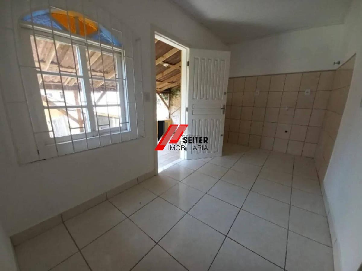 Terreno com duas casas à venda no Bairro Trindade em Florianópolis
