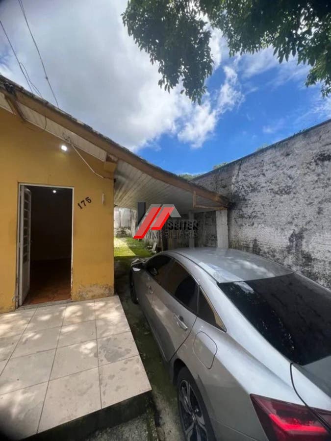 Terreno com duas casas à venda no Bairro Trindade em Florianópolis