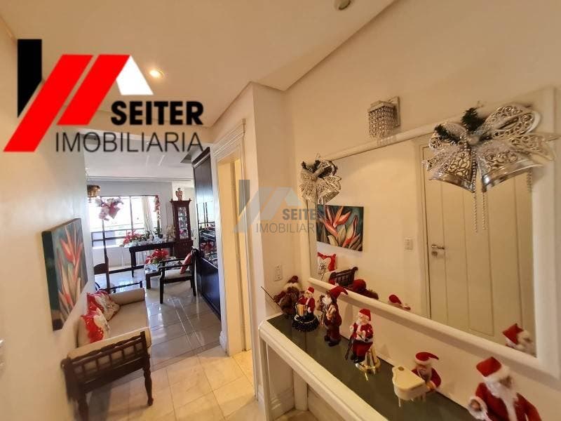 Apartamento de 3 dormitórios a venda Centro de Florianópolis