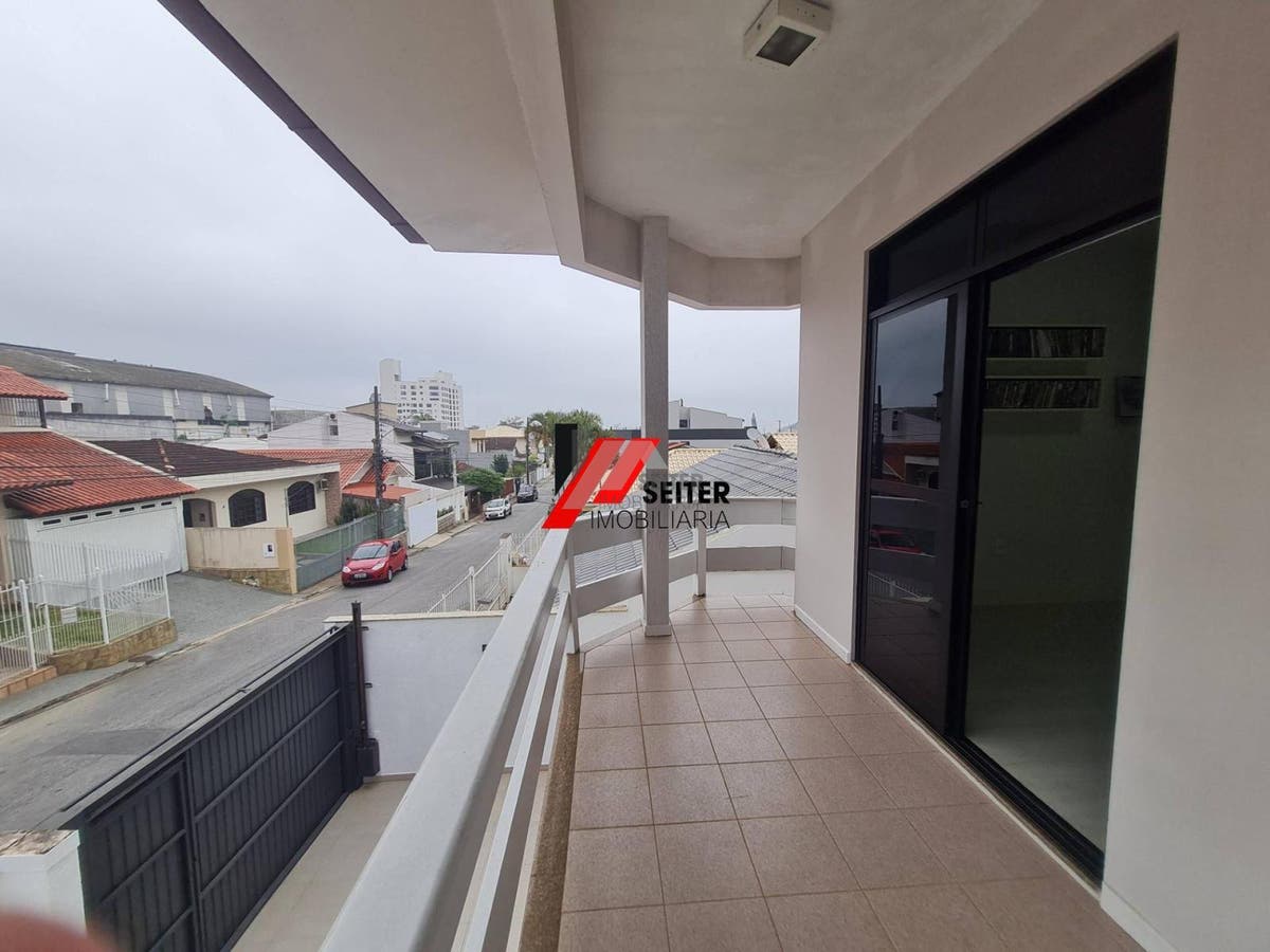 Casa de 4 dormitorios a venda Saco dos Limoes regiao central e proximo a UFSC