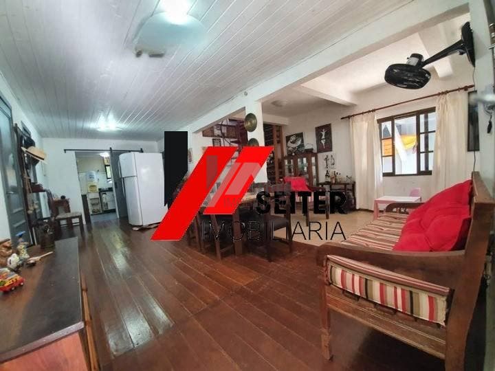 Casa de 4 dormitorios a venda Sambaqui Florianopolis