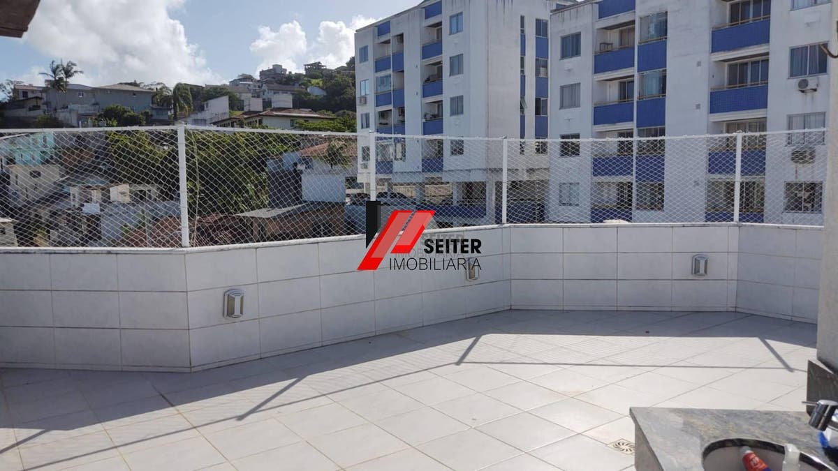 Cobertura para locação com 3 dormitórios em Carvoeira Florianópolis