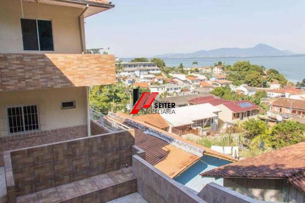 Casa a venda com 270 m² José Mendes Florianopolis