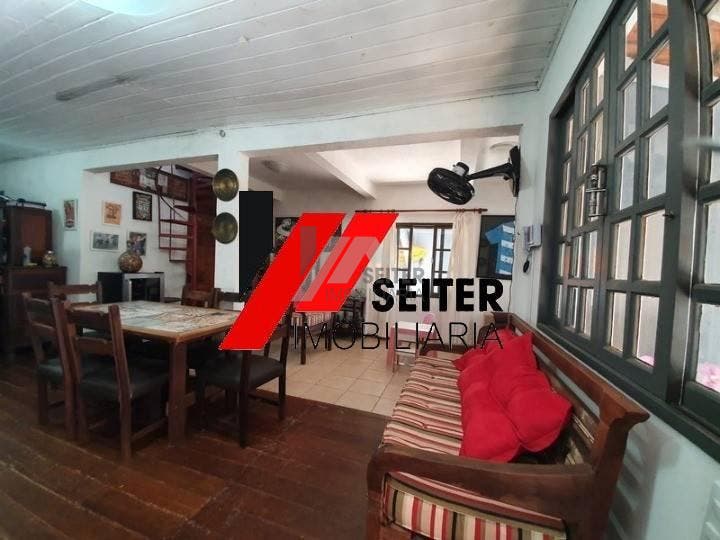 Casa de 4 dormitorios a venda Sambaqui Florianopolis
