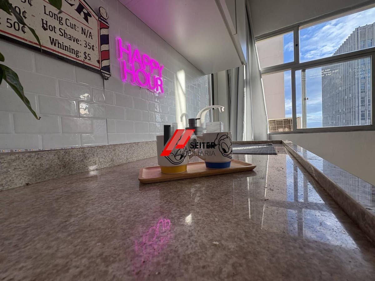 Sala Comercial à Venda no Centro em Florianópolis - foto 13