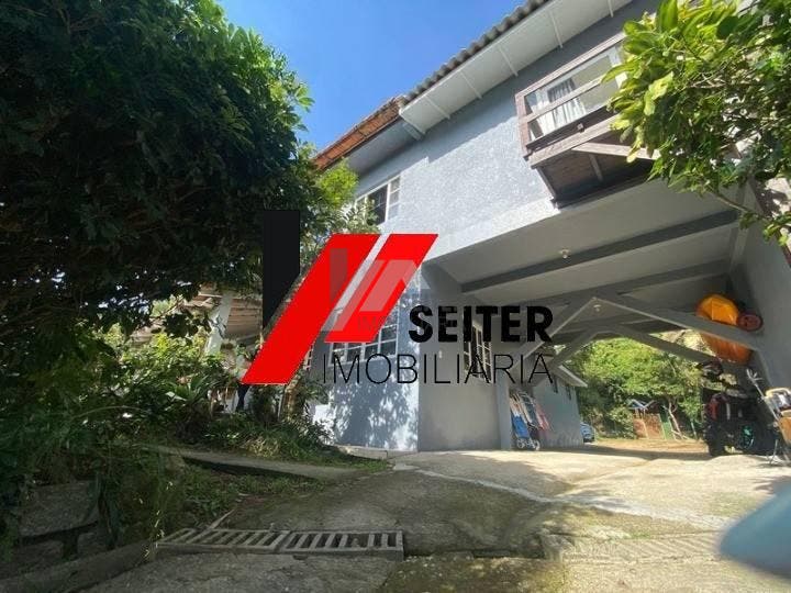 Casa de 4 dormitorios a venda Sambaqui Florianopolis