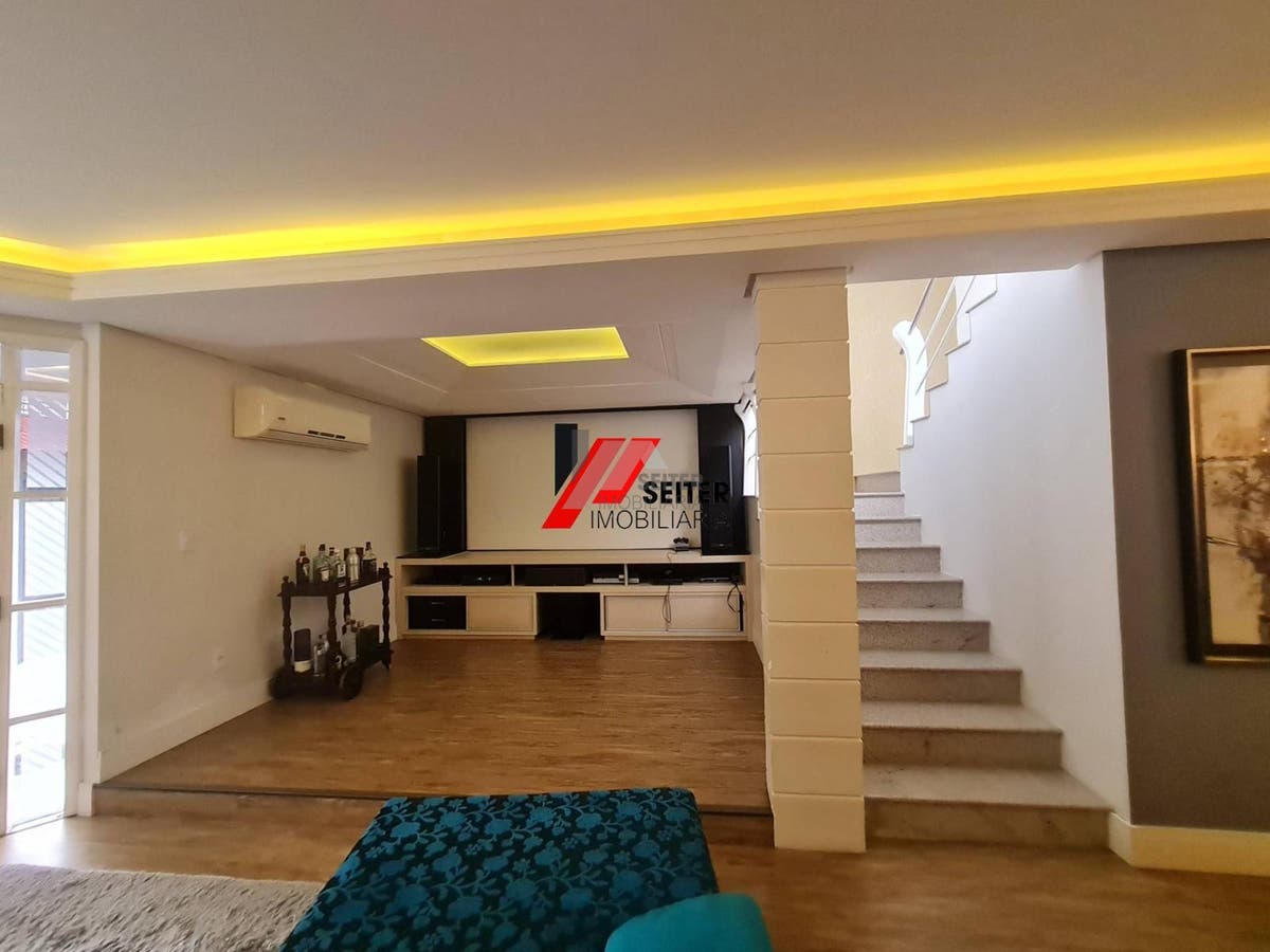 Casa de 4 dormitorios a venda Saco dos Limoes regiao central e proximo a UFSC