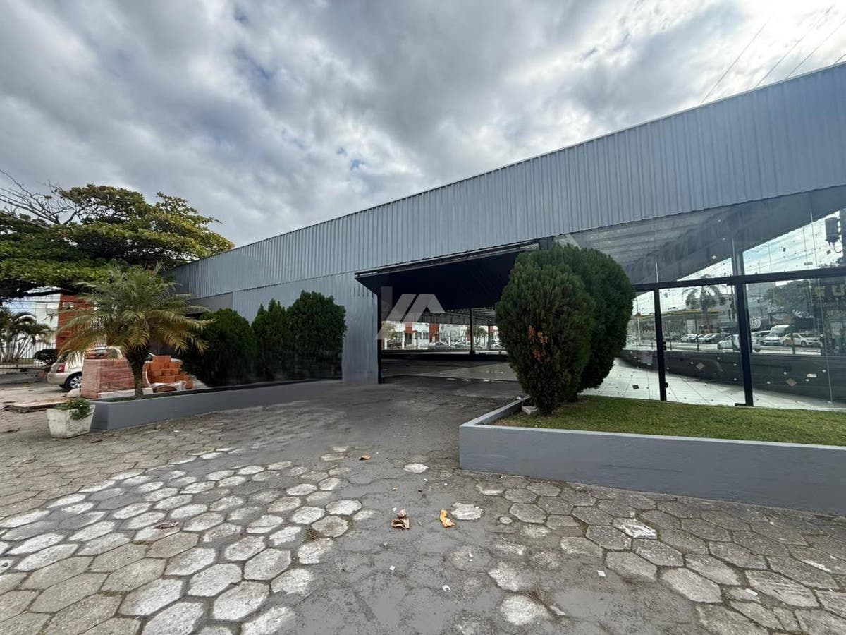 Galpão de 750 m2