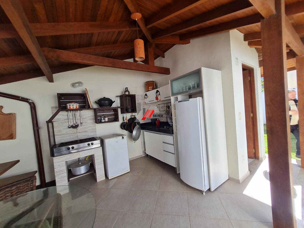 Casa de 3 suites a venda Lagoa da Conceiçao Florianopolis com 352 metros de area util