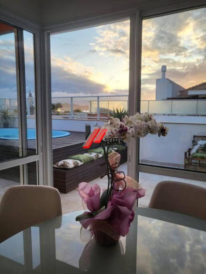Cobertura à venda em Ponta das Canas Florianópolis