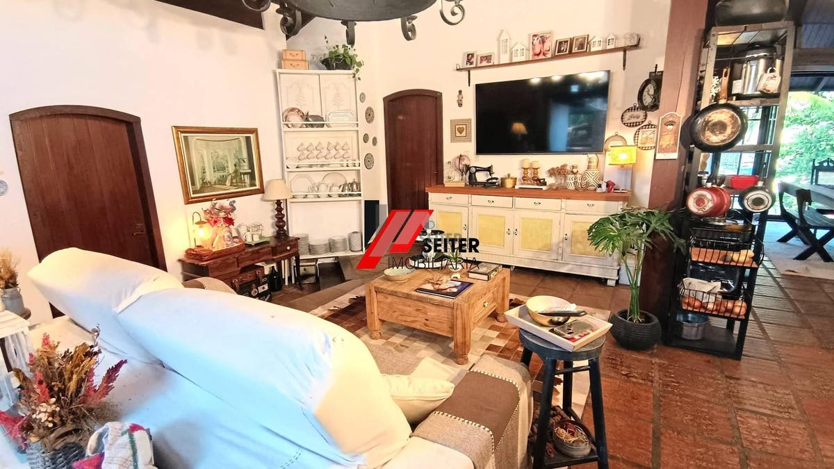 Casa comercial a venda em Canasvieiras norte de Florianópolis