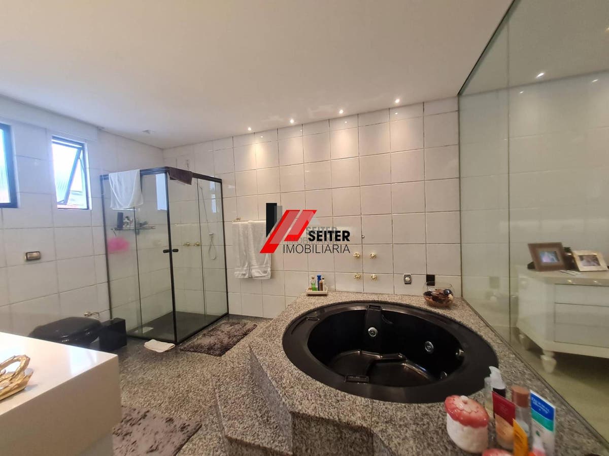 Casa de 4 dormitorios a venda Saco dos Limoes regiao central e proximo a UFSC