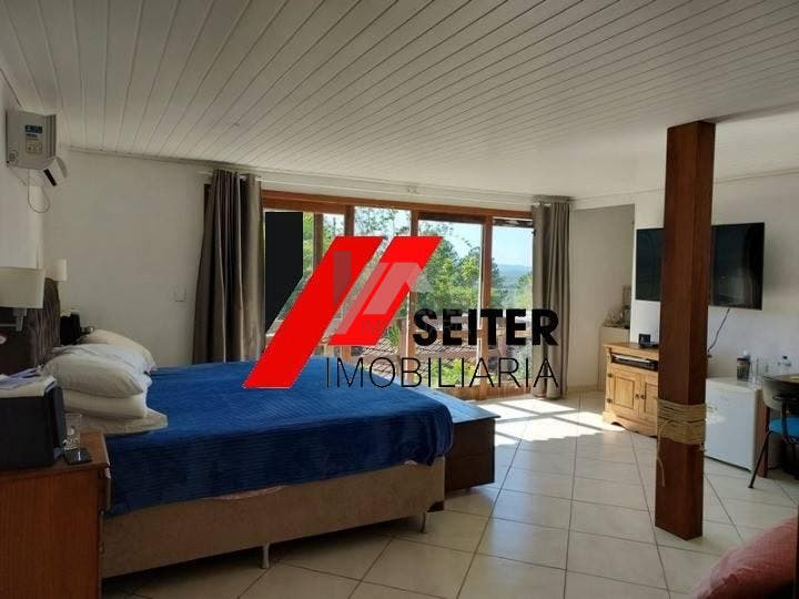 Casa de 4 dormitorios a venda Sambaqui Florianopolis