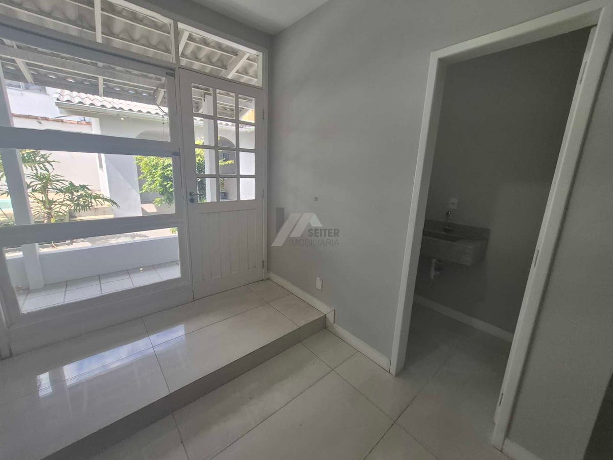 Casa de 4 quartos para alugar no Santa Monica Florianopolis