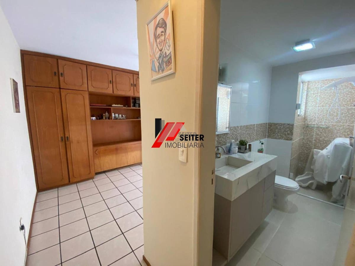 Apartamento com 3 dormitórios à venda no centro de Florianópolis