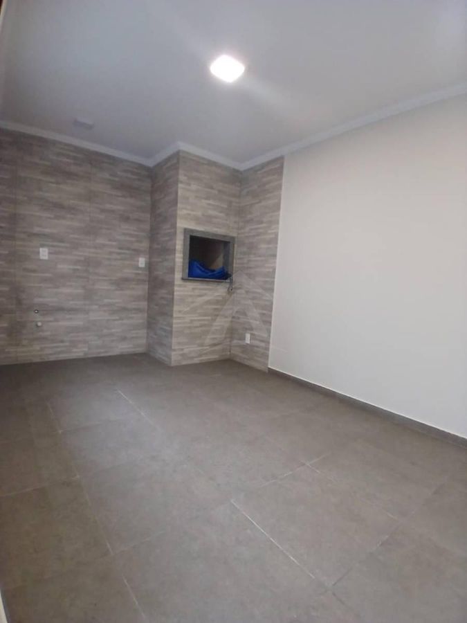 Sobrado com piscina, 180m metros mar, bal itapoa