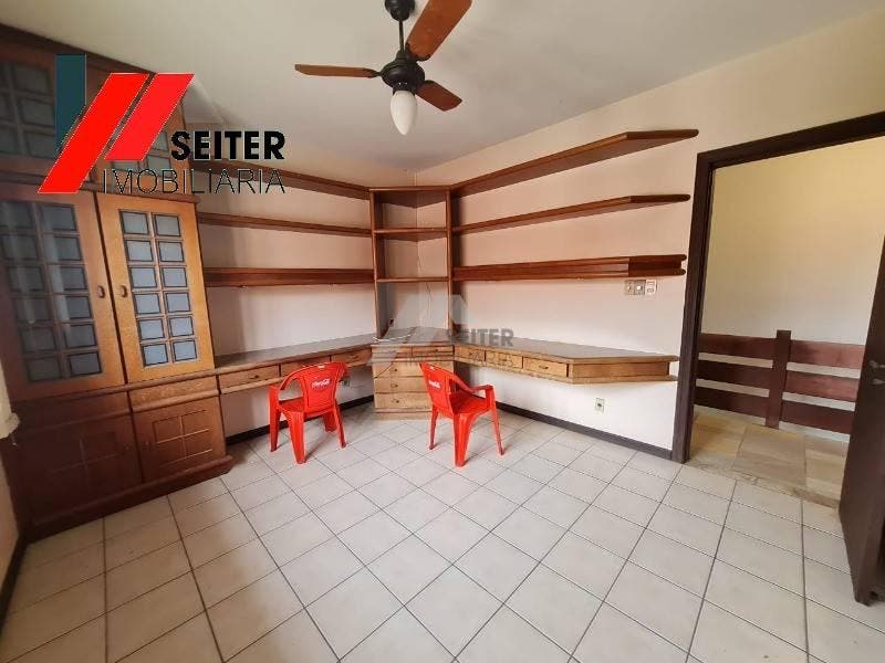 Casa para locação com 5 dormitórios bairro Coqueiros florianópolis