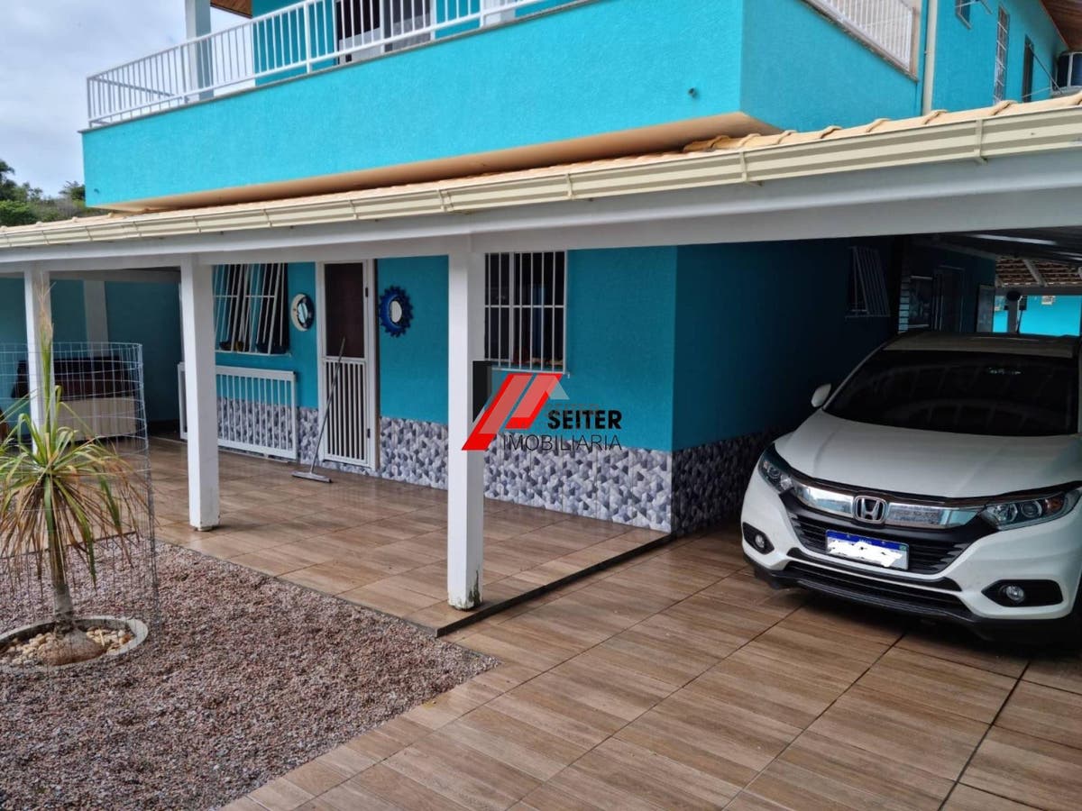 Sobrado 4 dormitorios possui suite com closet e edicula para venda