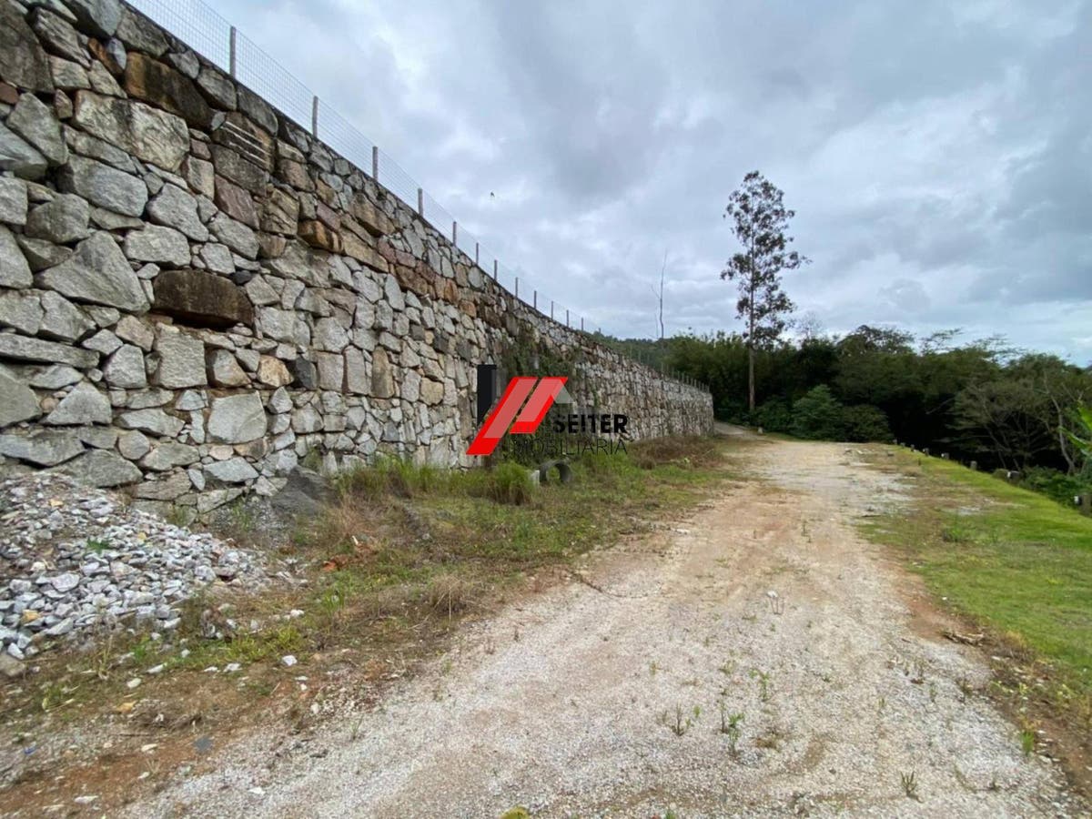 Terreno para alugar na Lagoa da Conceição em Florianópolis proximo escola sarapicuá