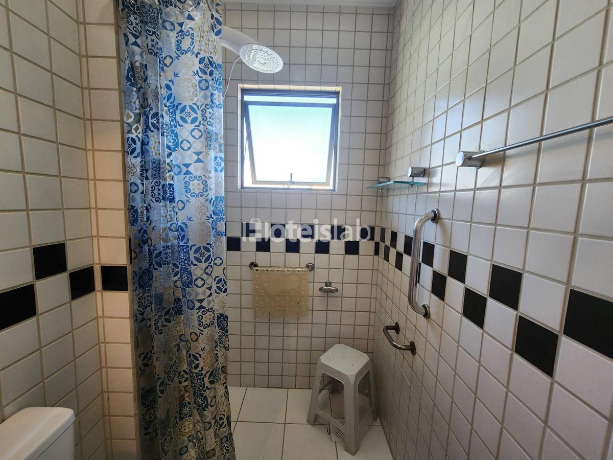 Lindo apto de 2 quartos com piscina a 300m da praia
