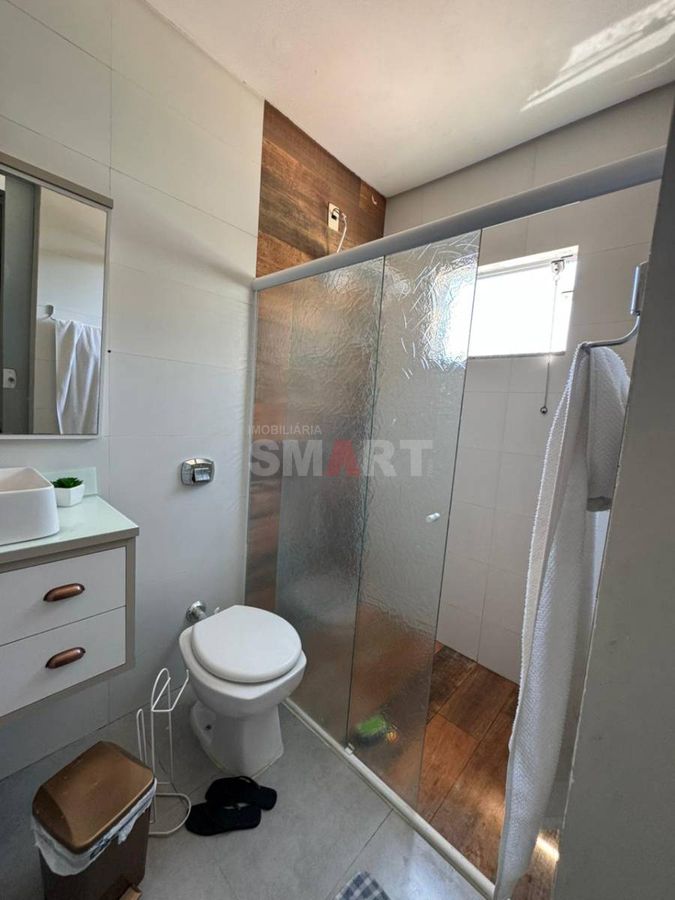 Casa com Piscina no Terraço e Ampla Área Externa no Bairro Ilha da Figueira