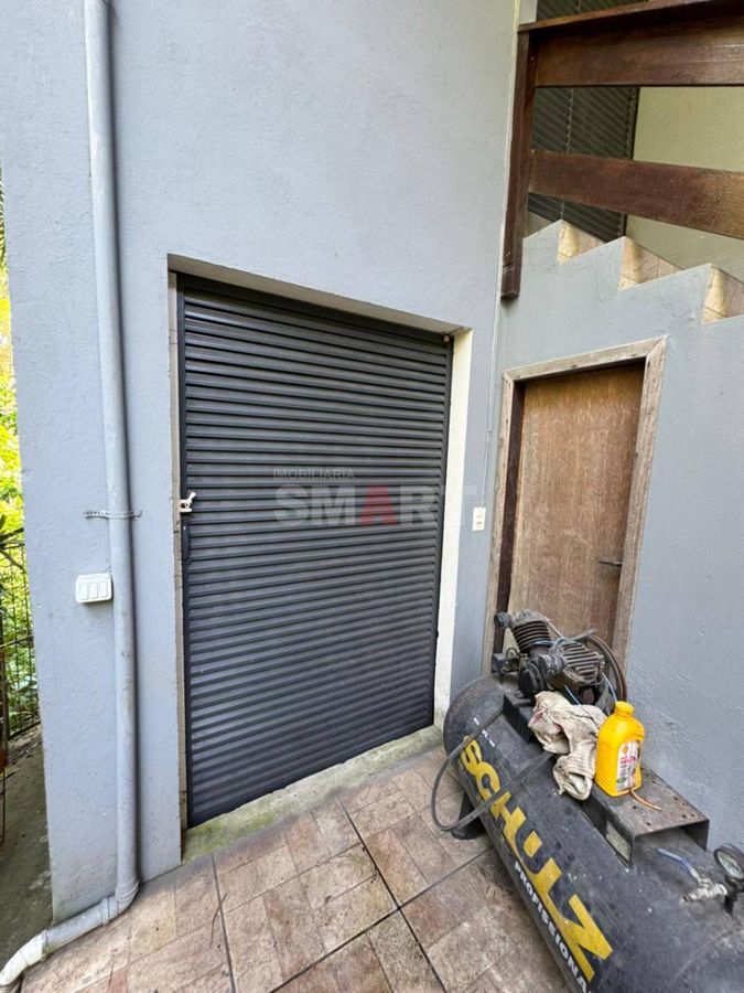 Casa com Piscina no Terraço e Ampla Área Externa no Bairro Ilha da Figueira