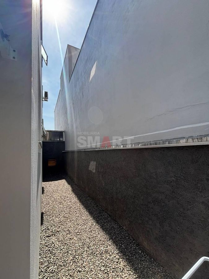 Apartamento com 2 Quartos e Ampla Área Externa no Bairro Amizade