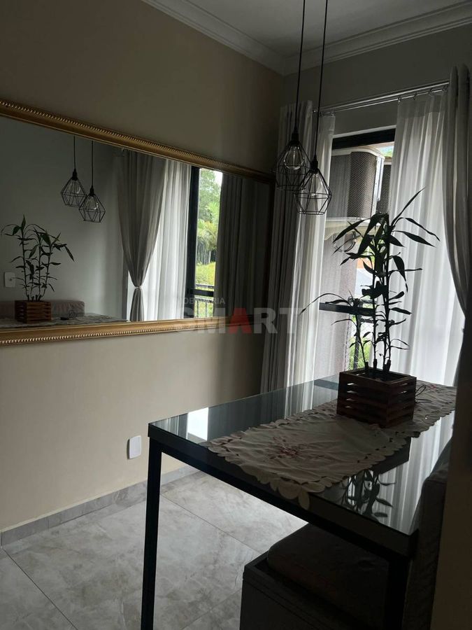 Apartamento Mobiliado na Ilha da Figueira com 2 Quartos e Elevador