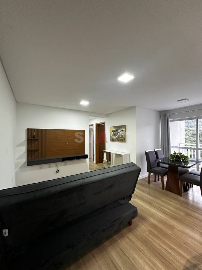 Apartamento com 2 quartos semimobiliado na Vila Nova
