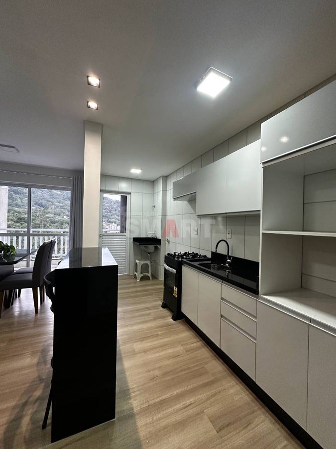 Apartamento com 2 quartos semimobiliado na Vila Nova