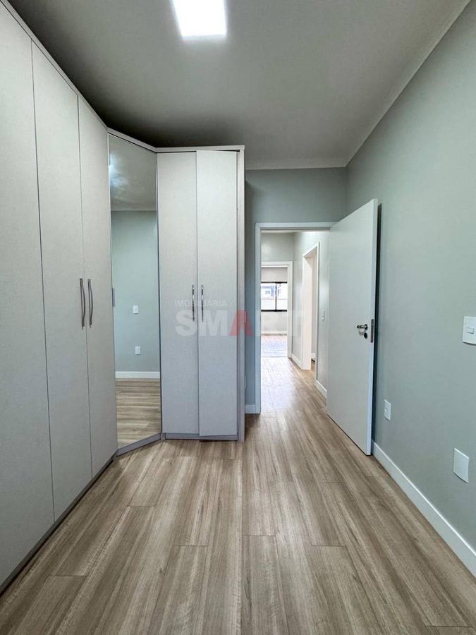 Casa com 01 Suíte + 02 Quartos e Amplo Terreno à Venda