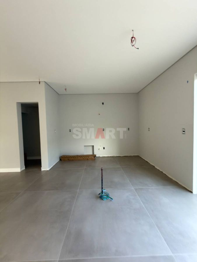 Geminado com 1 suíte + 2 quartos e 2 vagas de garagem coberta em região nobre