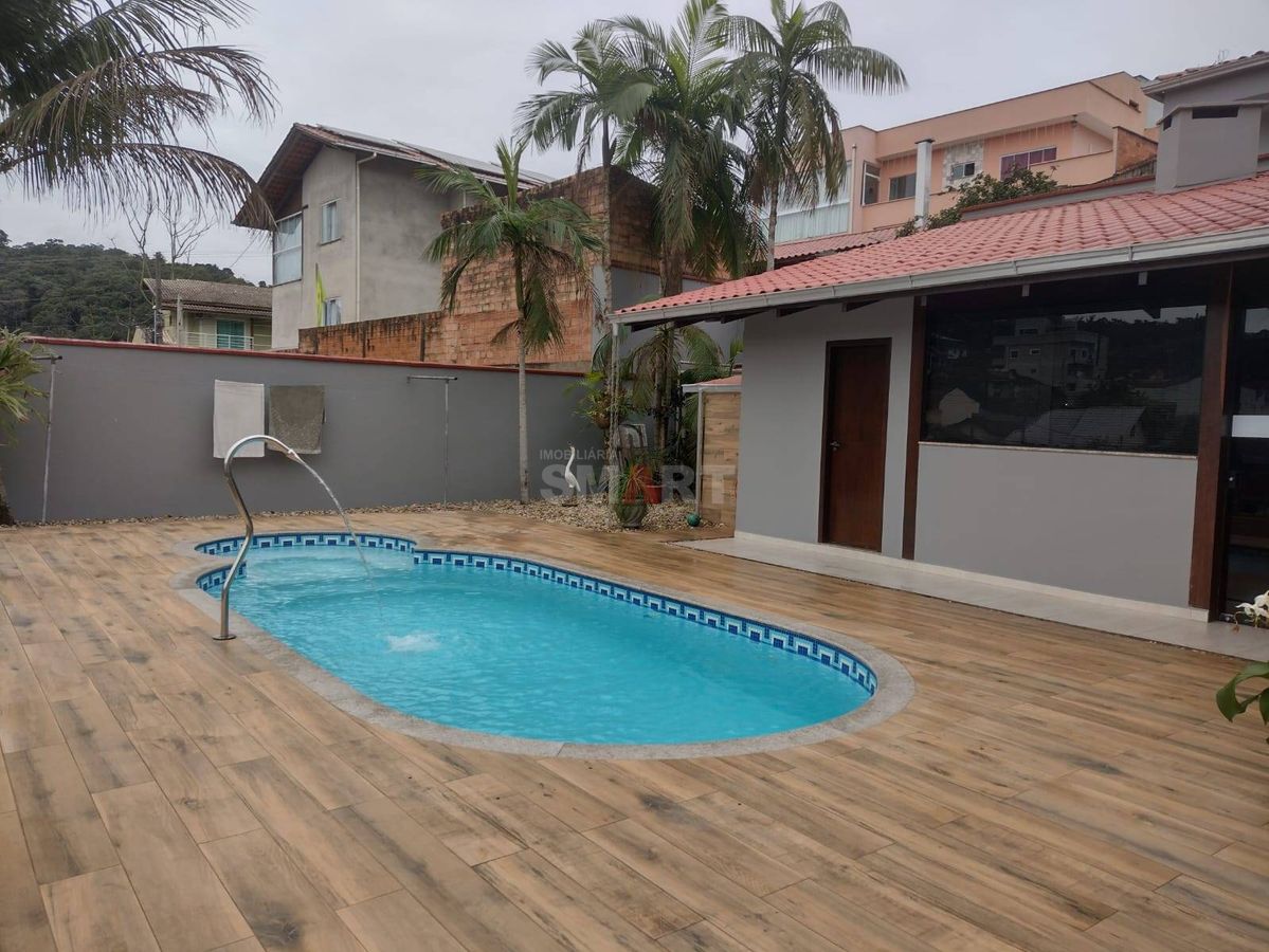 Casa com 3 Quartos Sendo 1 Suite no Bairro Estrada Nova