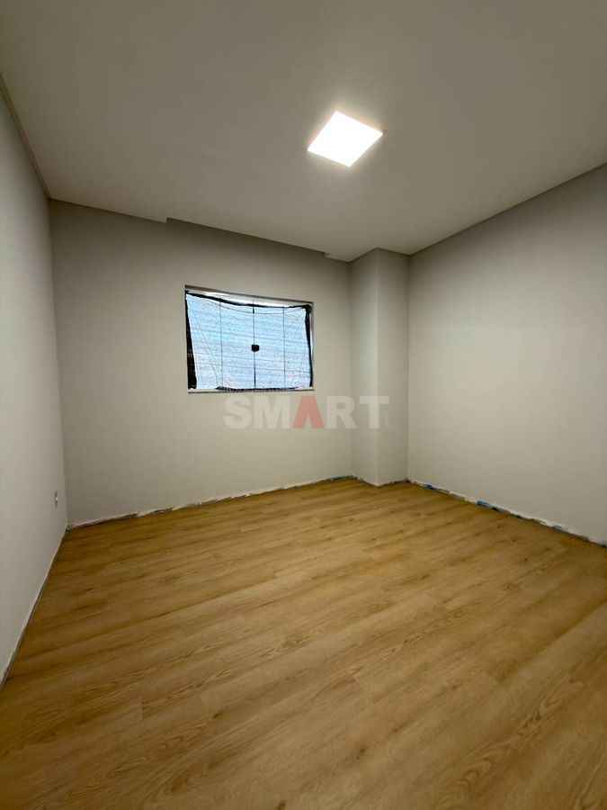 Geminado com 1 suíte + 2 quartos e 2 vagas de garagem coberta em região nobre