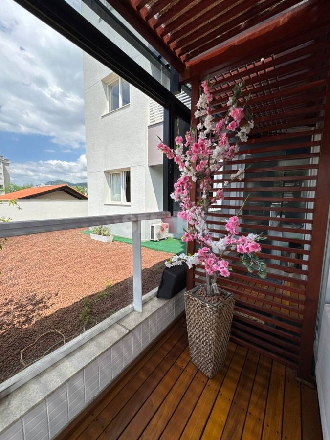 Apartamento com 1 Suíte e 1 Quarto no Bairro Jaraguá Esquerdo