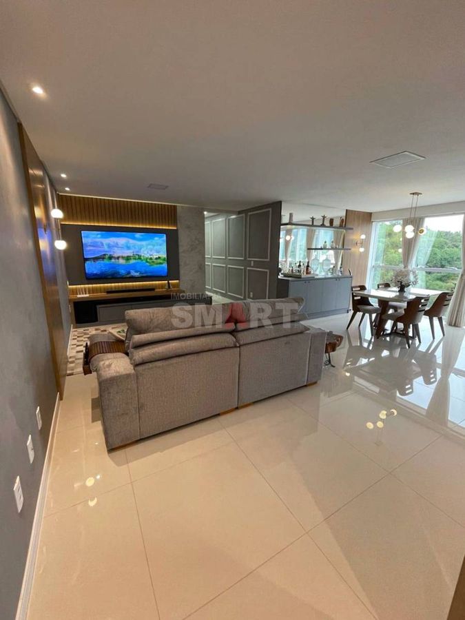 Apartamento Mobiliado com 03 Suítes à Venda no Centro