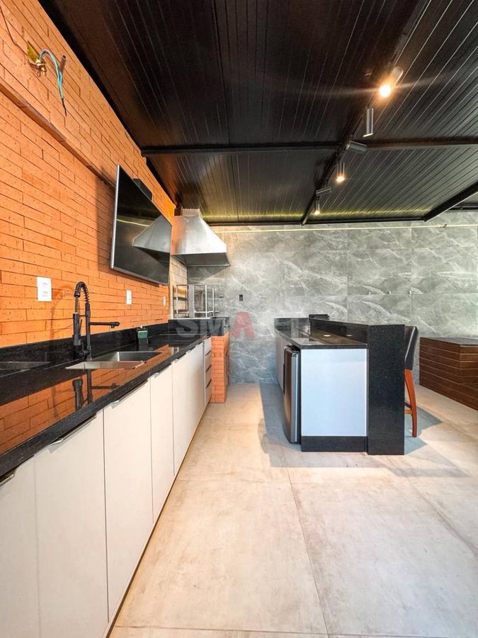 Casa Geminada Mobiliada com 1 Suíte e 2 Quartos à Venda no Vila Nova