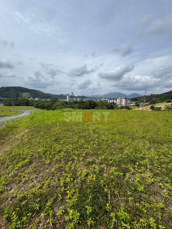 Terreno de 325,74m² na Barra do Rio Cerro