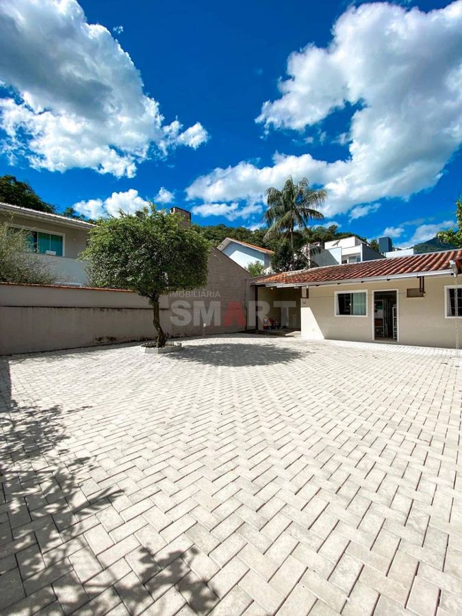 Casa à Venda no Amizade com Terreno de 396m²