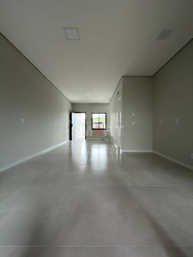Geminado novo 1 suíte + 2 quartos em fase final de construção
