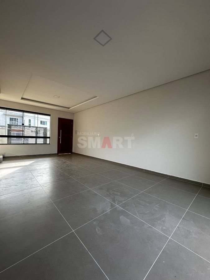 Geminado Duplex com 1 Suíte + 2 Quartos e Espaço de Fundos com Churrasqueira