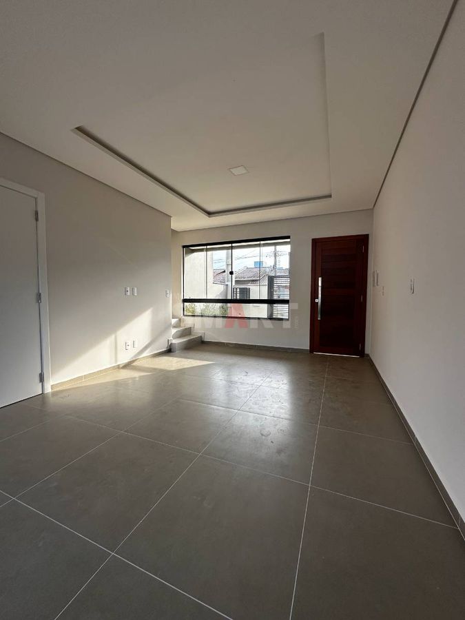 Geminado Duplex com 1 Suíte + 2 Quartos e Espaço de Fundos com Churrasqueira