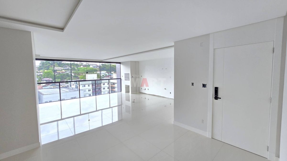 Apartamento com 3 Suítes à Venda no Jaraguá Esquerdo