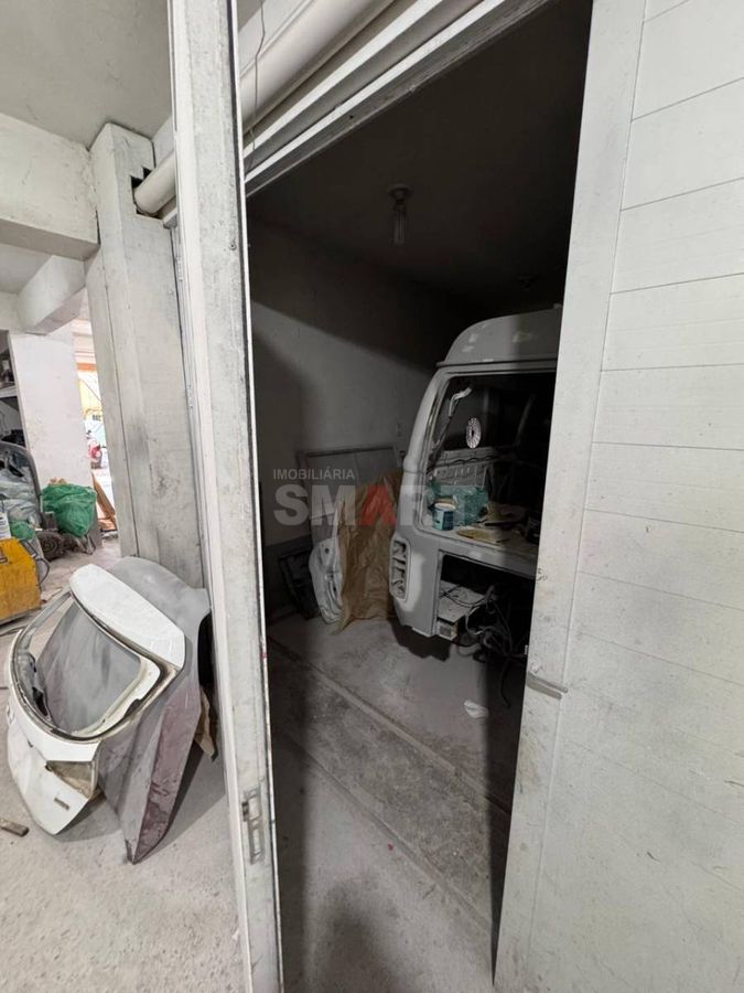 Casa com Piscina no Terraço e Ampla Área Externa no Bairro Ilha da Figueira
